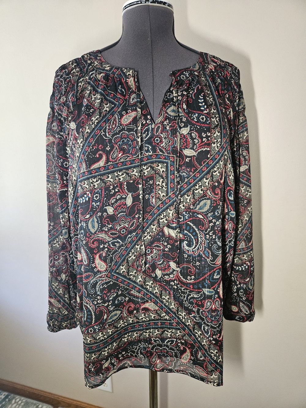 Christopher & Banks Sz L. Black Paisley Long-Sleeve Tunic Top